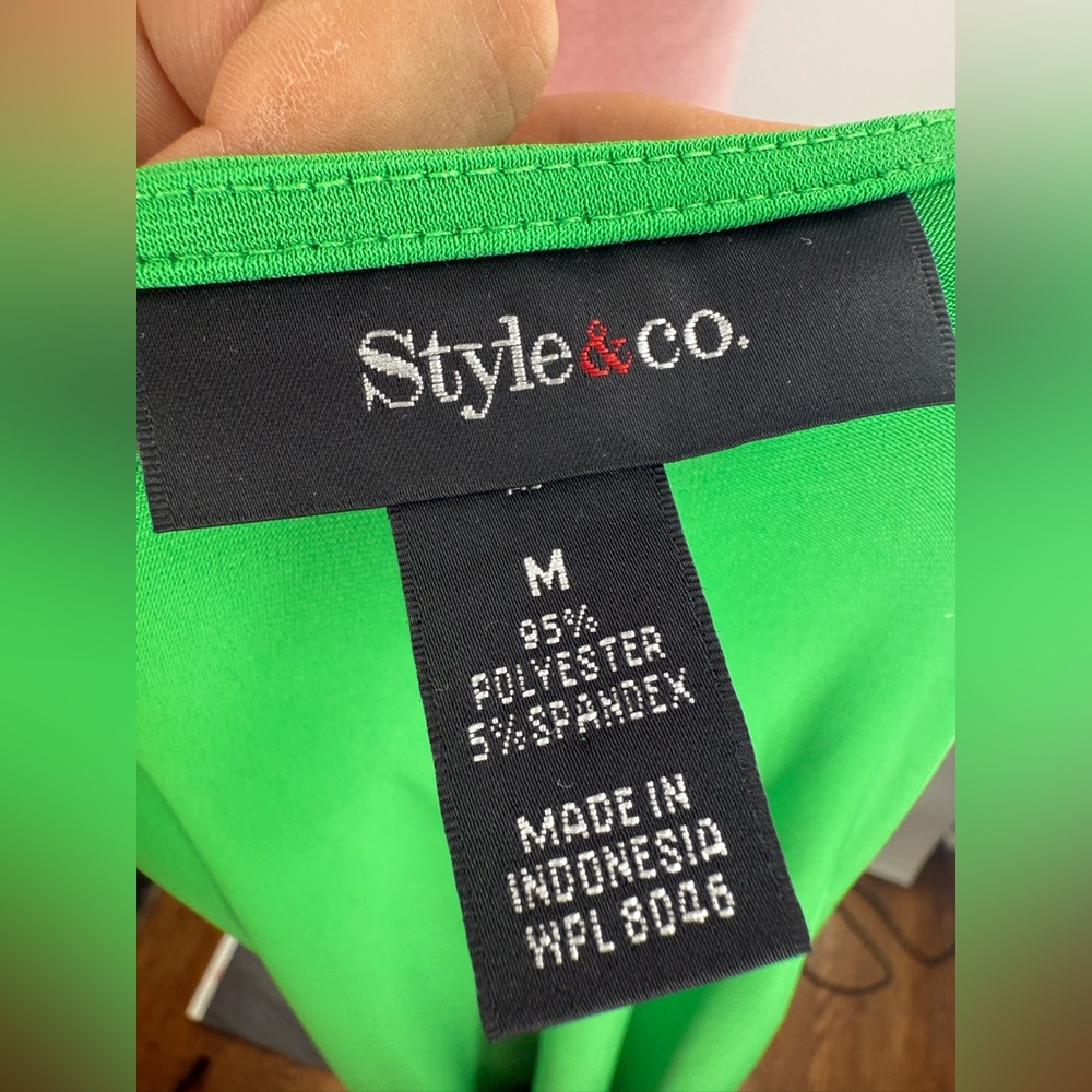 EUC Style & Co Green Ruched Top - Picture 7 of 7